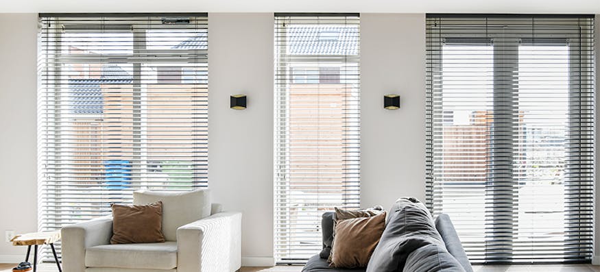 Hoe hang je jaloezieën op? - Inhuisplaza NL