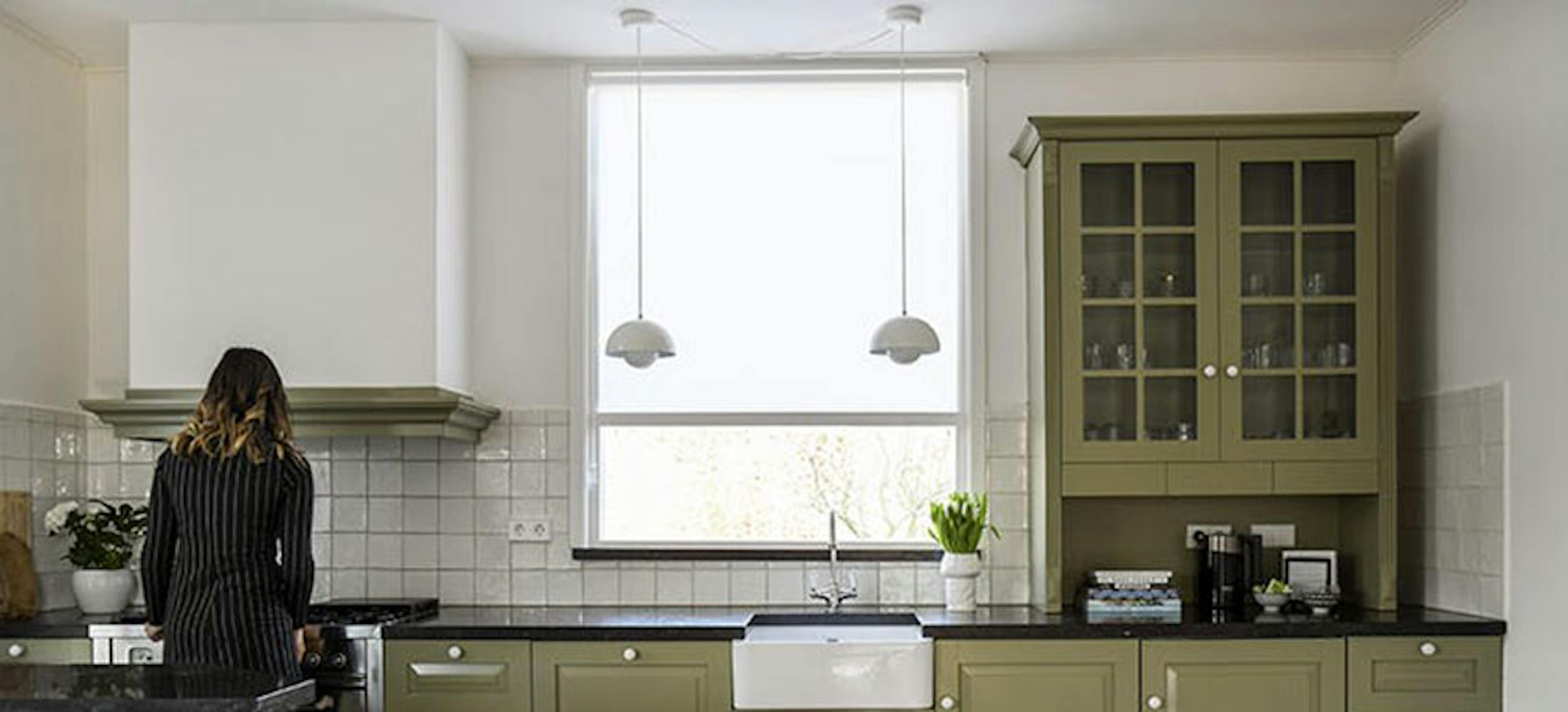 Geef je keuken een mooie en luxe uitstraling met rolgordijnen Geef je keuken een mooie en luxe uitstraling met rolgordijnen