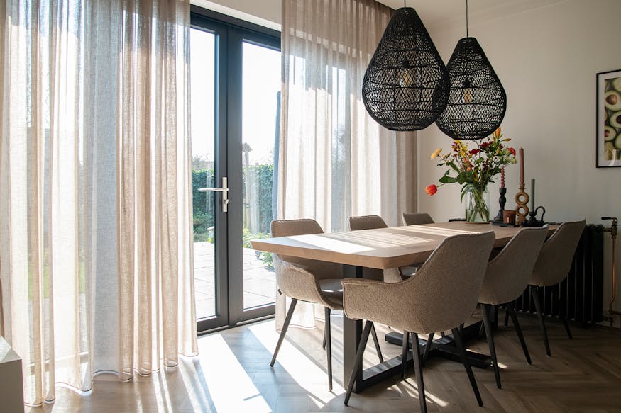 Fam. Langenberg gordijnen eethoek liggend