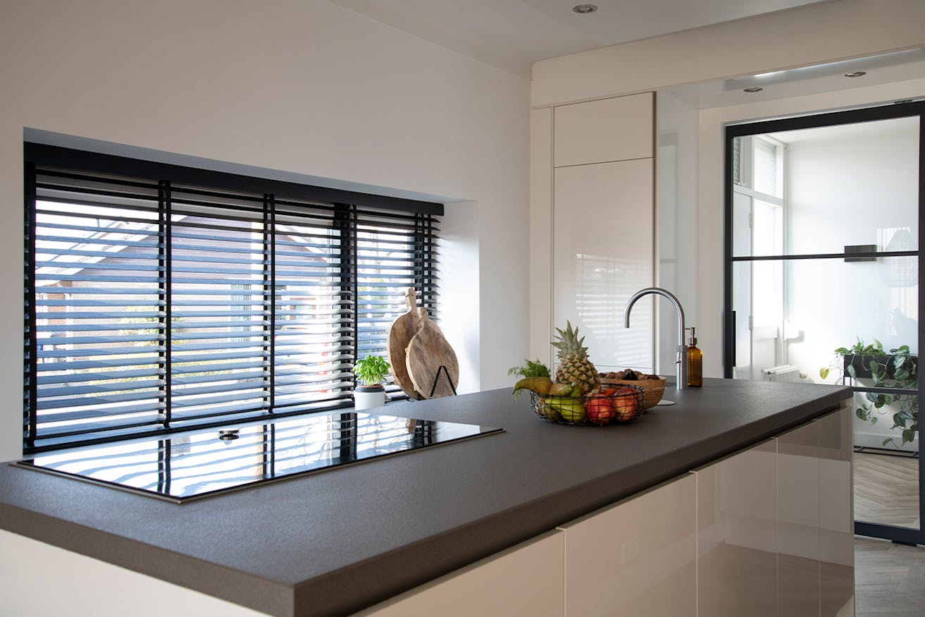Fam. Langenberg jaloezie keuken hoek Fam. Langenberg jaloezie keuken hoek