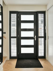 Okkernoot Verscheidenheid hoofdzakelijk 5x Raamdecoratie voor een voordeur | INHUIS Plaza