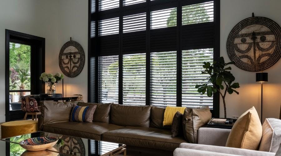 Zwarte shutters BLEND