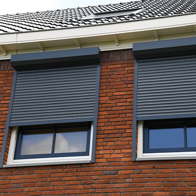Rolluiken inclusief montage banner