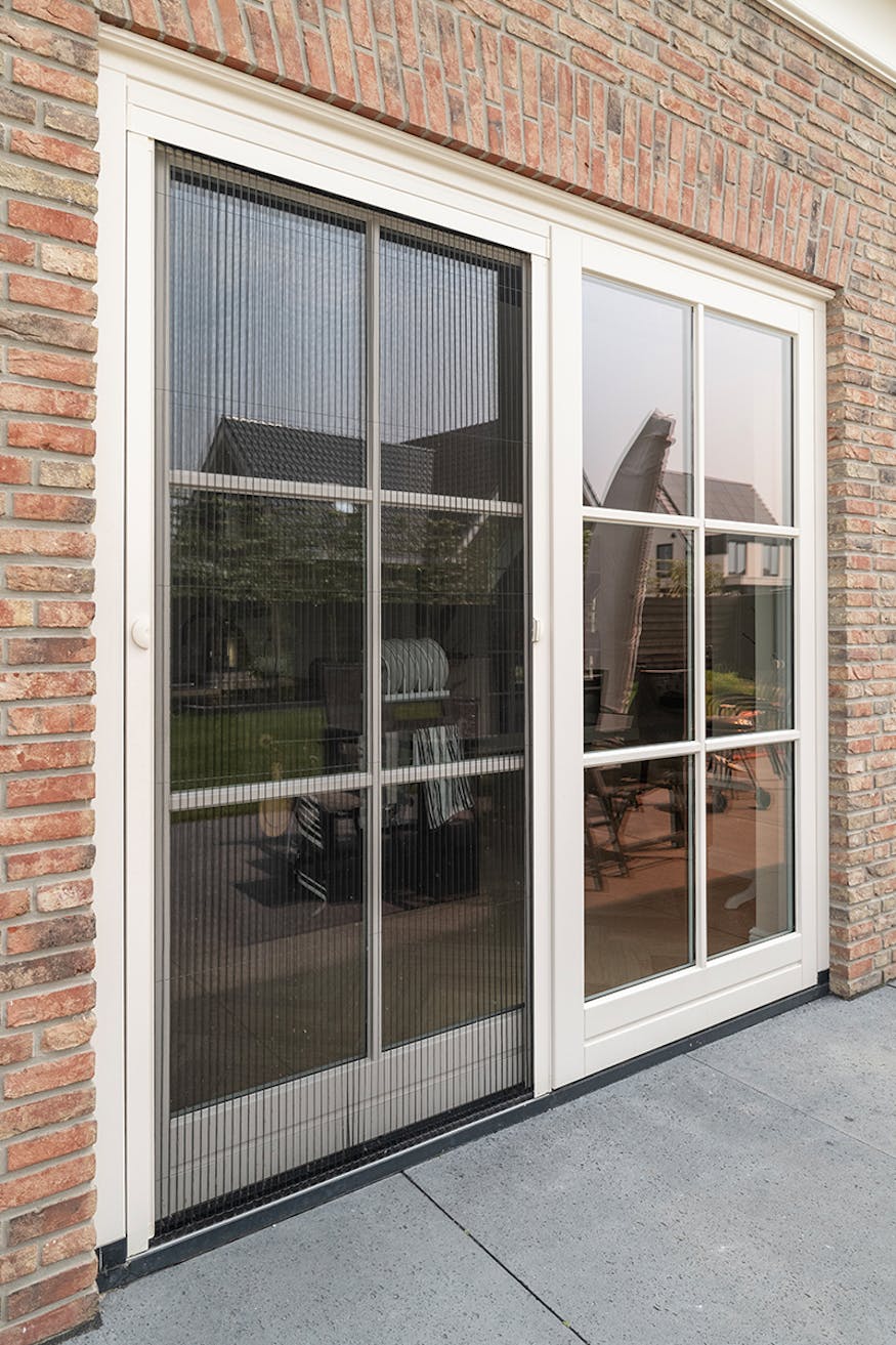 Project enkele plisse hordeur deur dicht