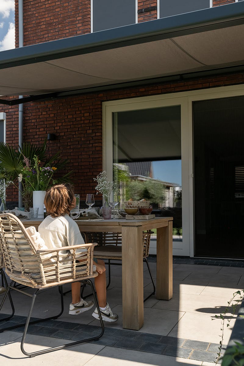 Zonneschermen bij inhuis plaza