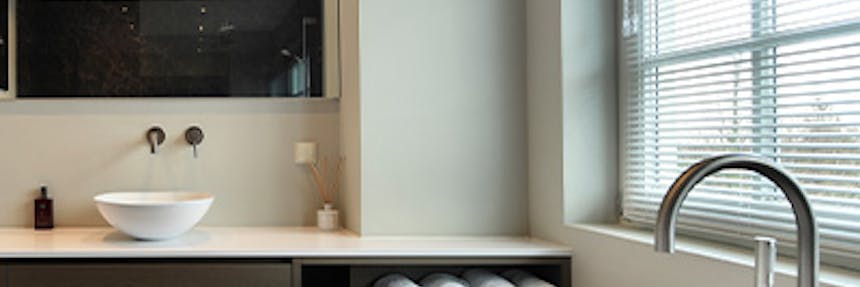 3x raamdecoratie in de badkamer banner