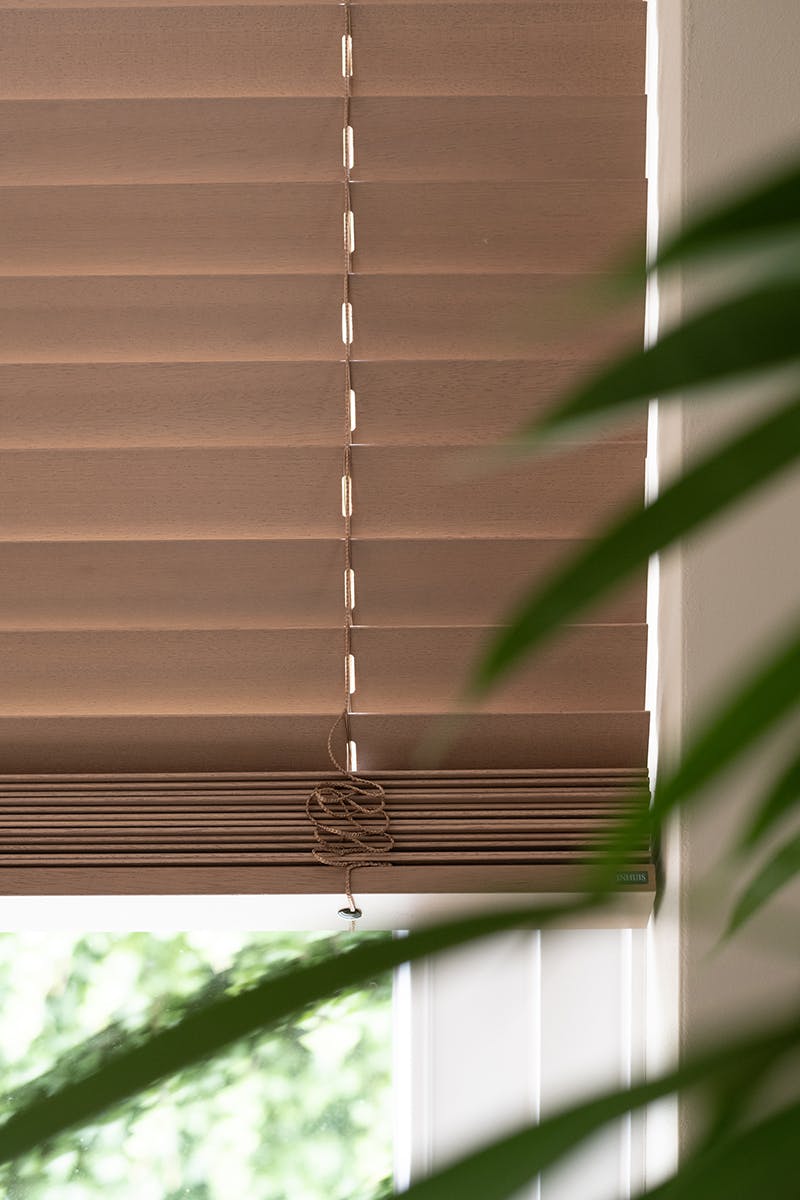 Houten jaloezieën eiken detail - inhuis plaza