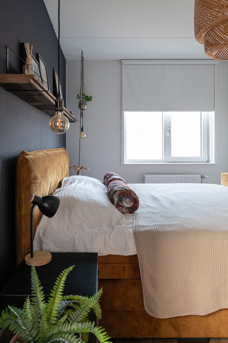 Rolgordijn met zijgeleiding slaapkamer