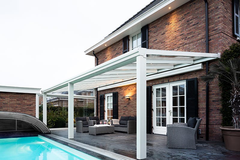 Brede terrasoverkappingen van Pallazzo