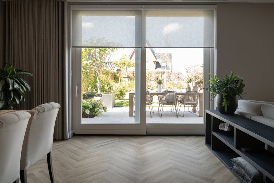 rolgordijnen opslaande deur