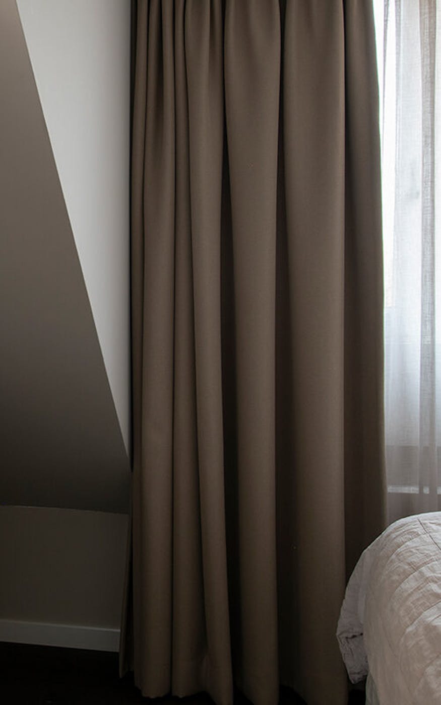 Rolgordijn mini cassette Sfeershot gordijnen master bedroom