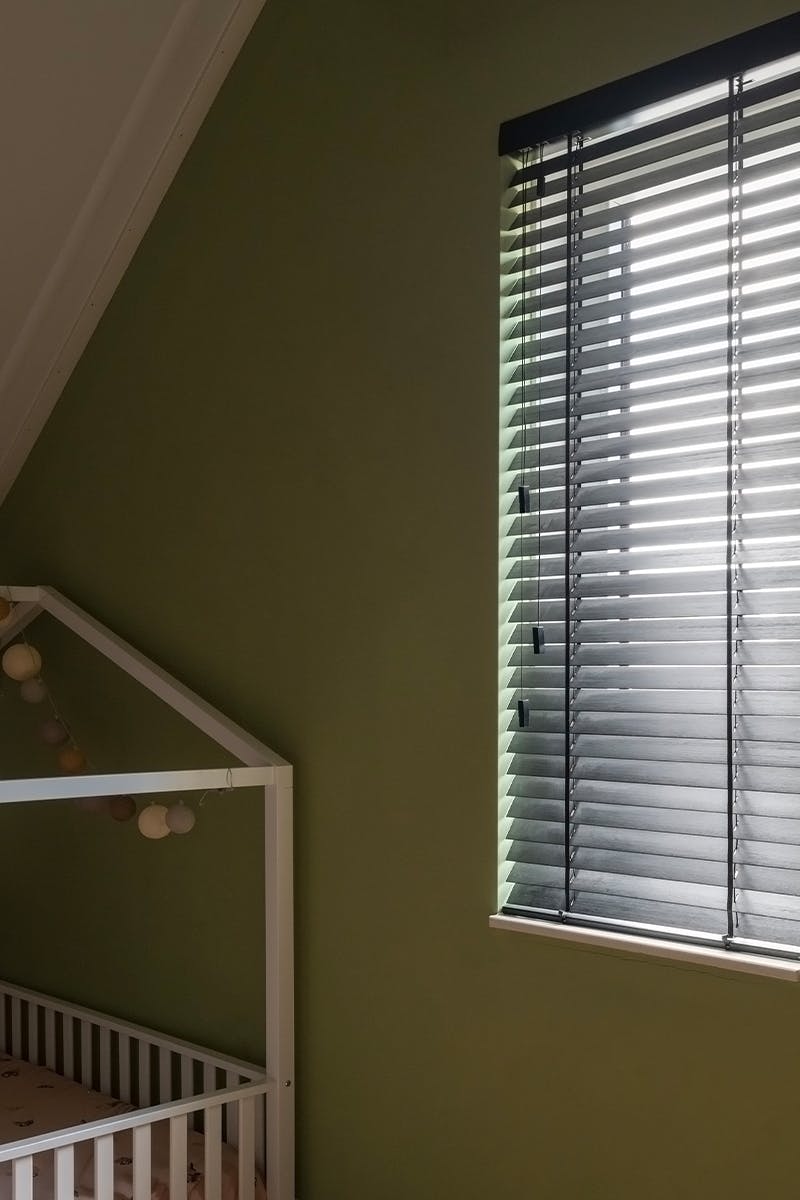 Houten jaloezieën kinderkamer