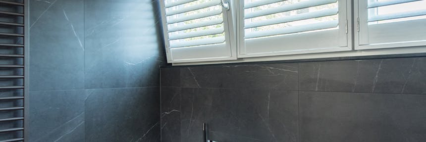 INHUIS - Shutters in de badkamer blog