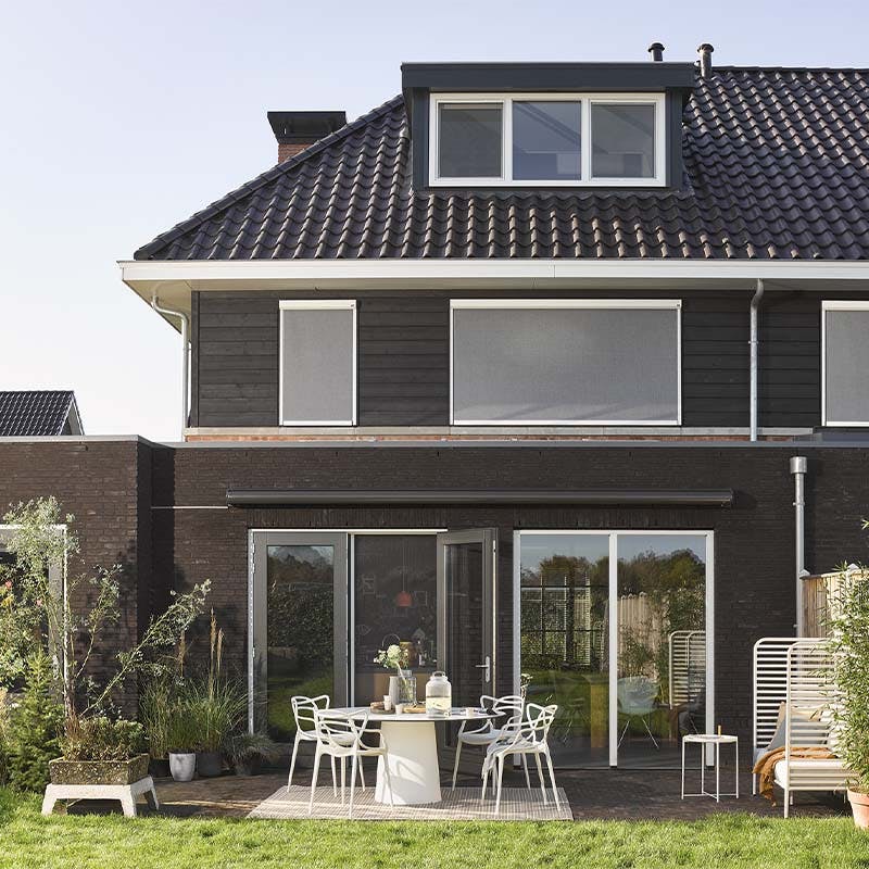 Wat kosten screens met montage? Prijzen en tips inhuis plaza