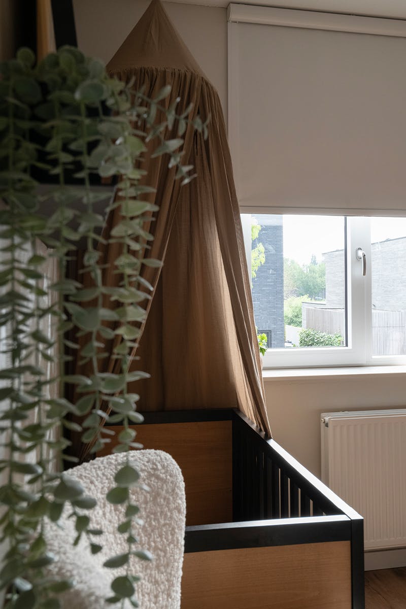 raamdecoratie kinderkamer rolgordijn zijgeleiding