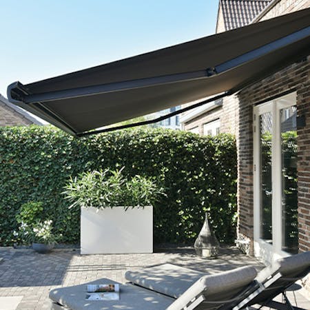 Zonneschermdoek schoonmaken