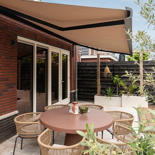Zonwering Houten - Inspiratie _Onze montageservice_ 2