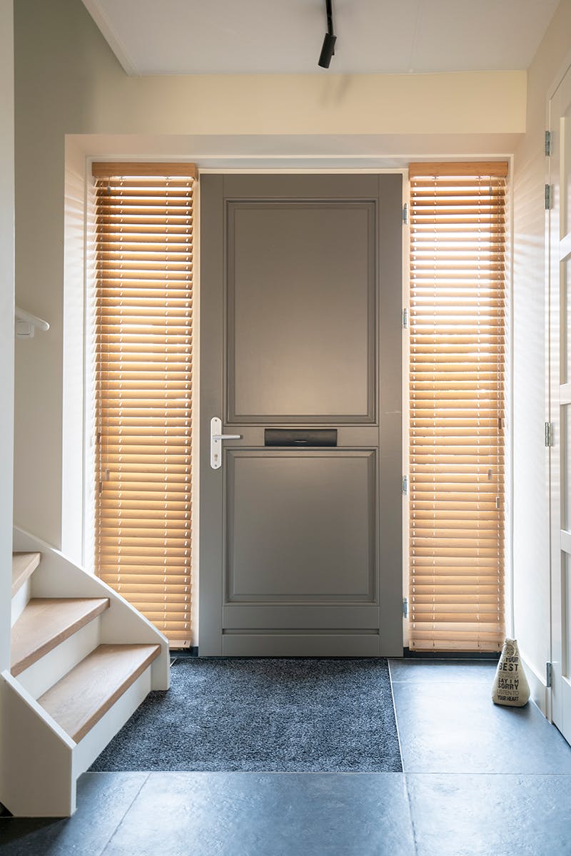 Eiken houten jaloezieën voordeur - inhuis plaza