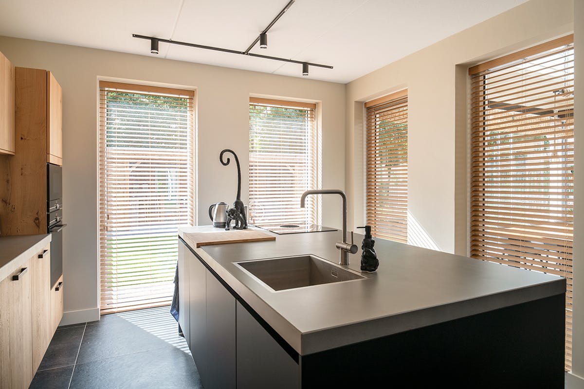 Eiken houten jaloezieën keuken - inhuis plaza