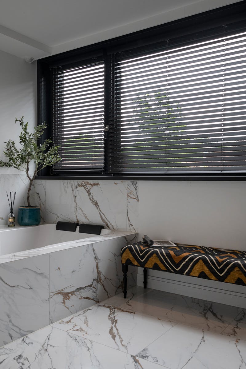 Houten jaloezie zwart - badkamer