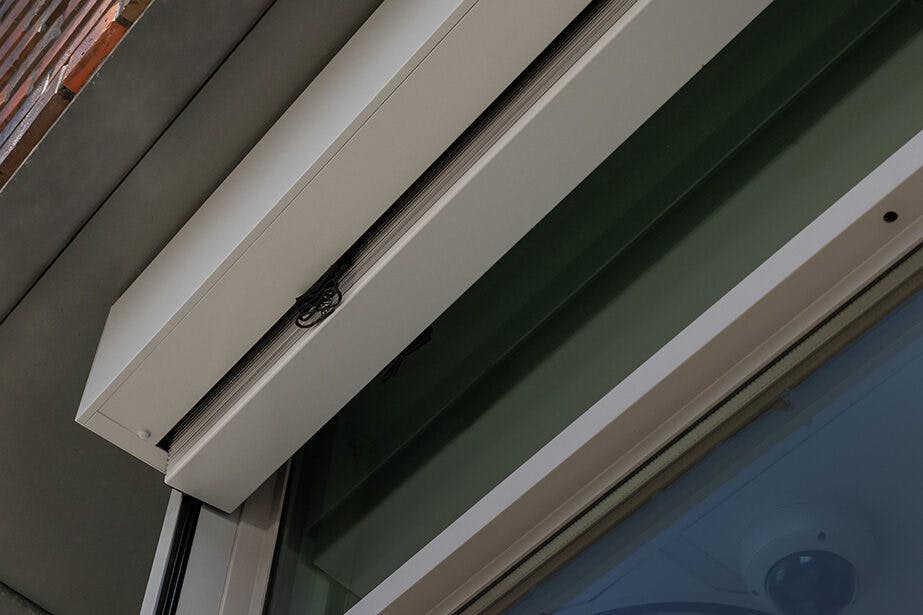 inhuis - kastuitvoering buitenjaloezieën