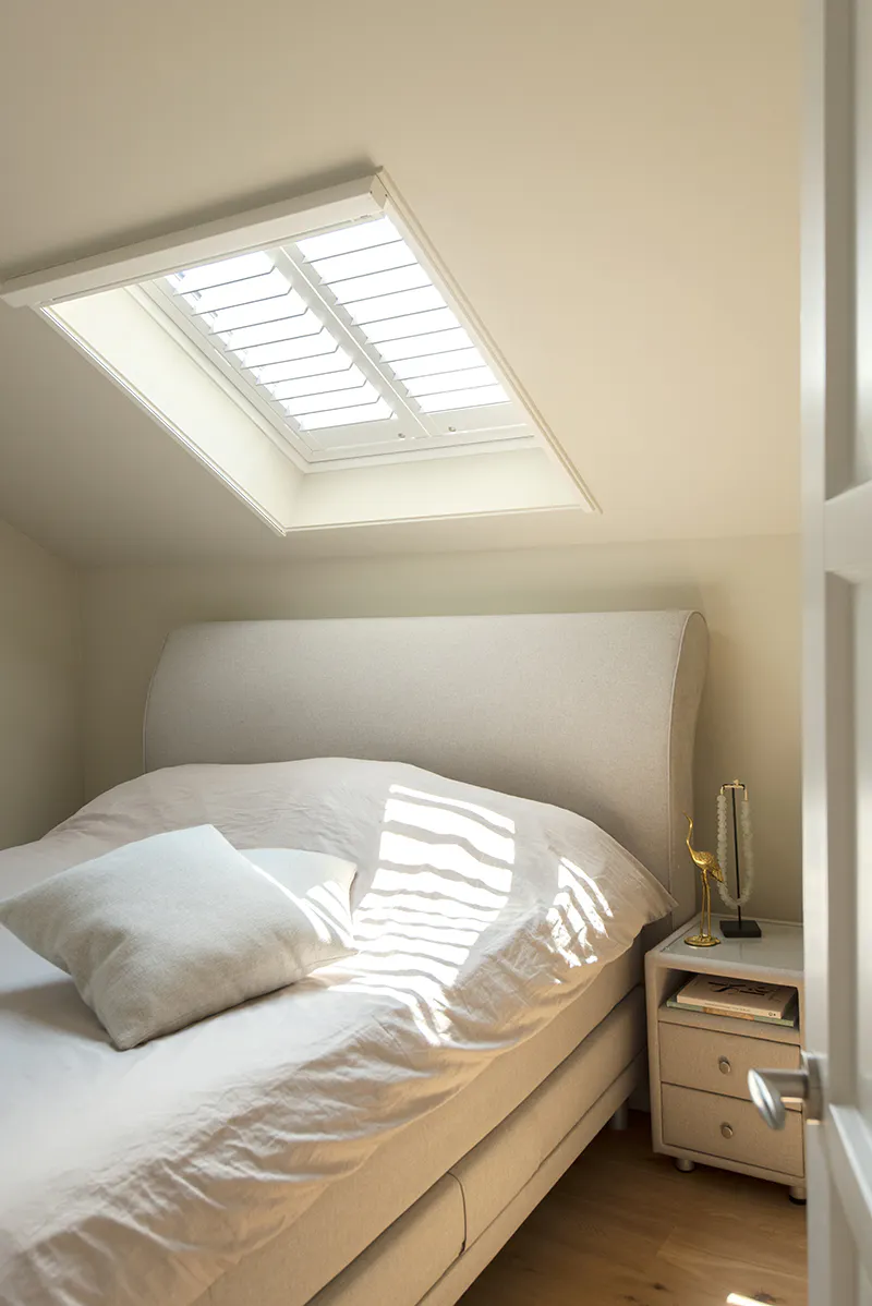 Fakro rolgordijn ARP lichtdoorlatend 78x98 cm met zijgeleiding