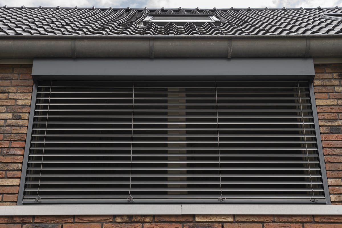 inhuis - systeemkleur buitenjaloezieën