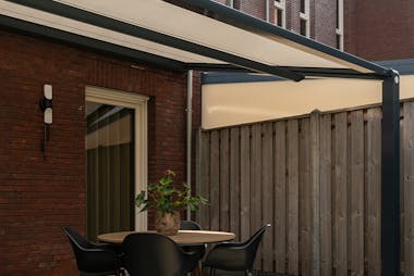 Verano-Tumba-pergola-inhuis-plaza-1