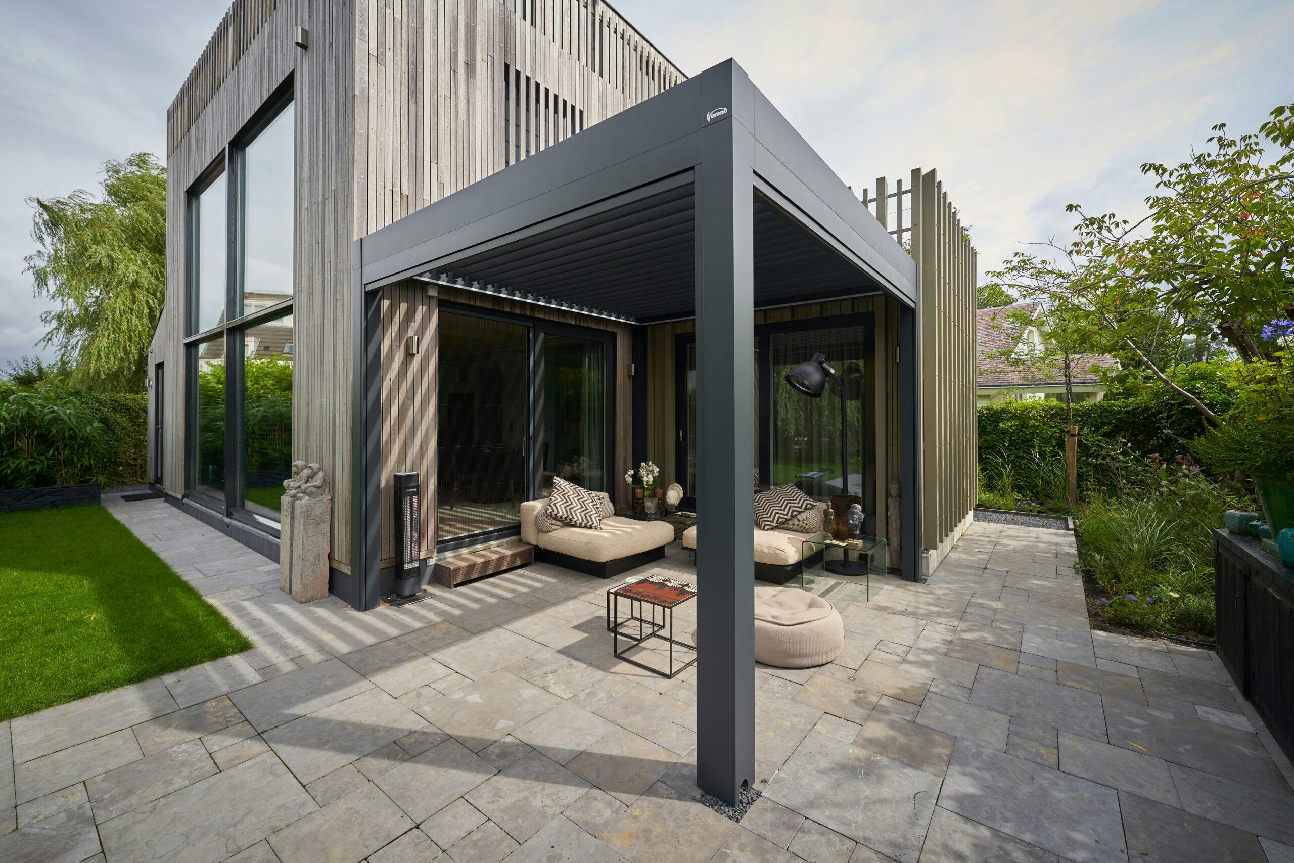 Systeemkleur lamellendak - inhuis plaza