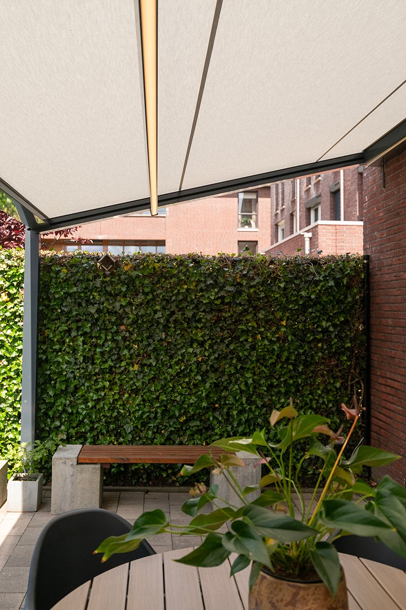 Pergola zonwering inhuis plaza