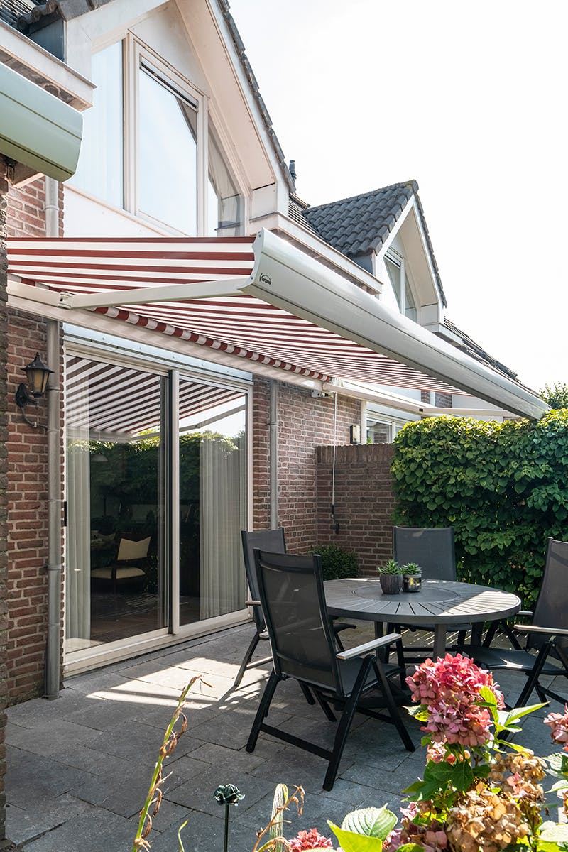 Zonnescherm gestreept doek - inhuis plaza