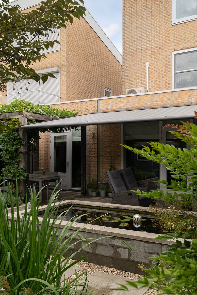 Pergola zonwering inhuis plaza