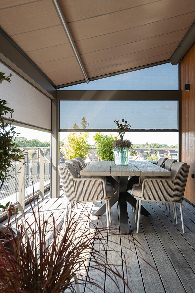 Pergola zonwering inhuis plaza