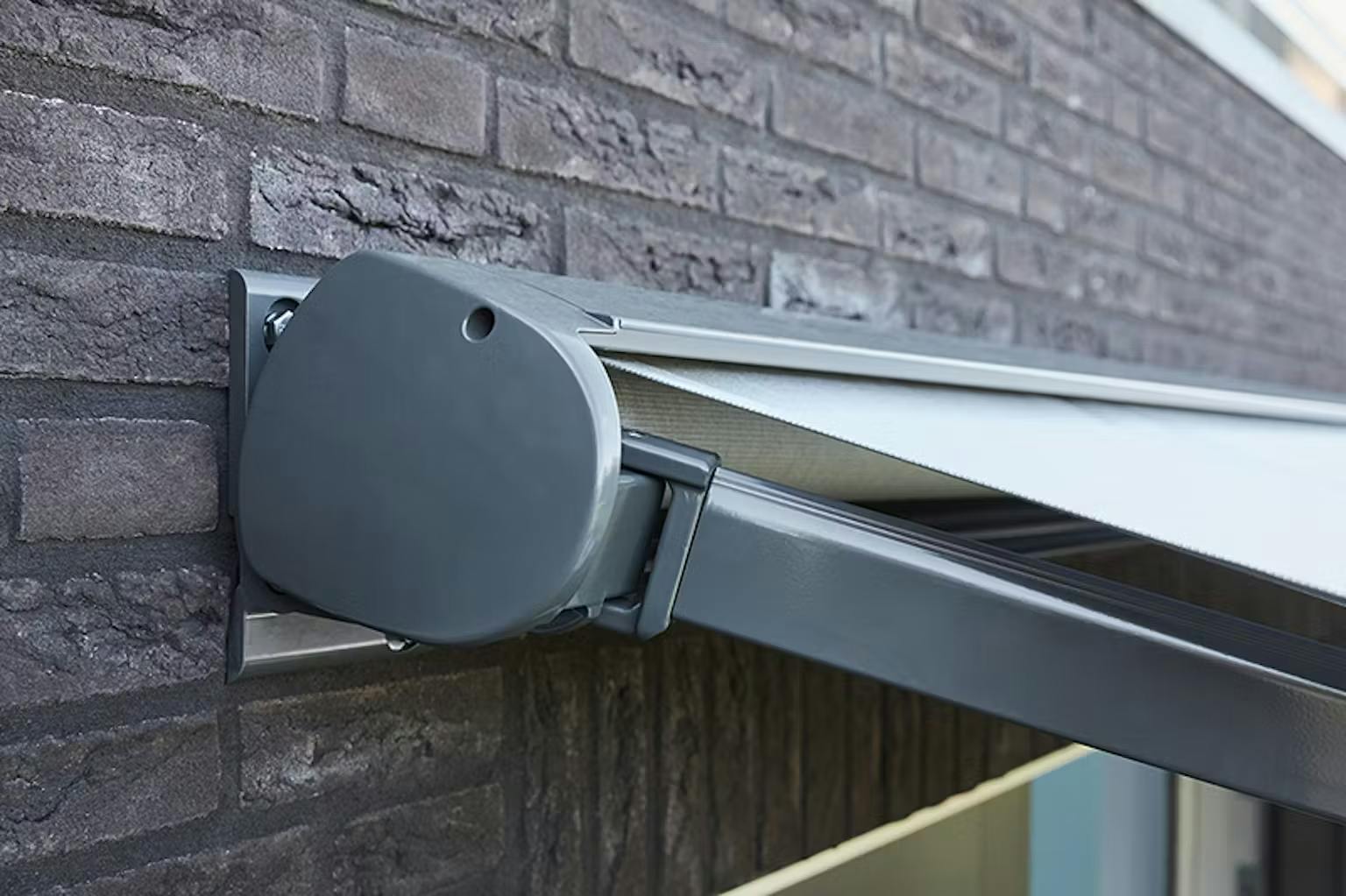 Montageservice zonneluifel