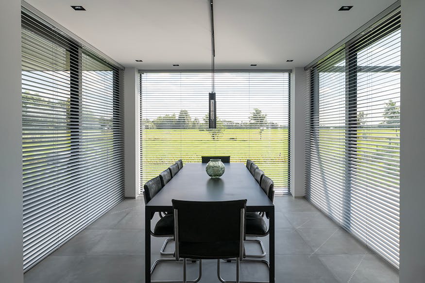 inhuis bij onze klanten - doorkijk aluminium jaloezieen