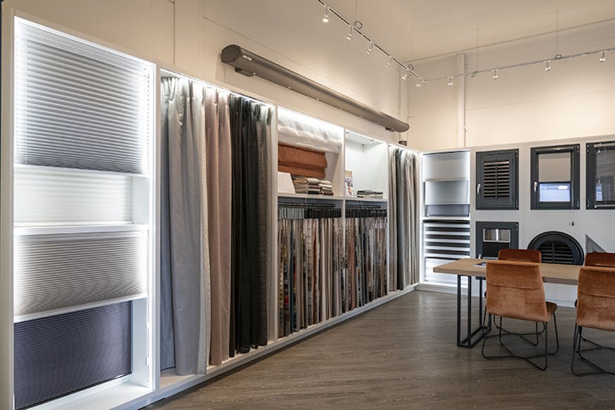 Showroom Naarden raamdecoratie