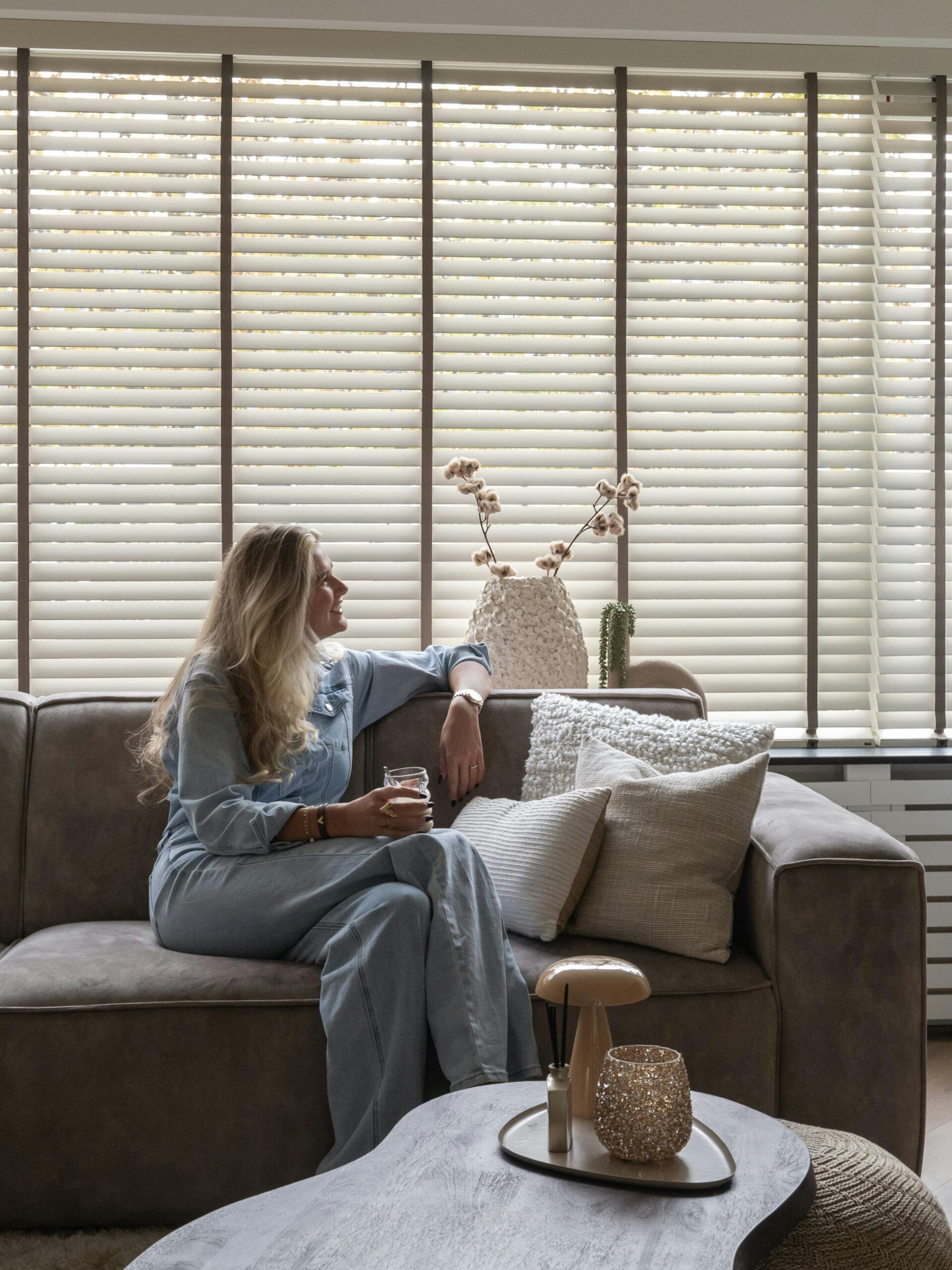 Raamdecoratie woonkamer inhuis