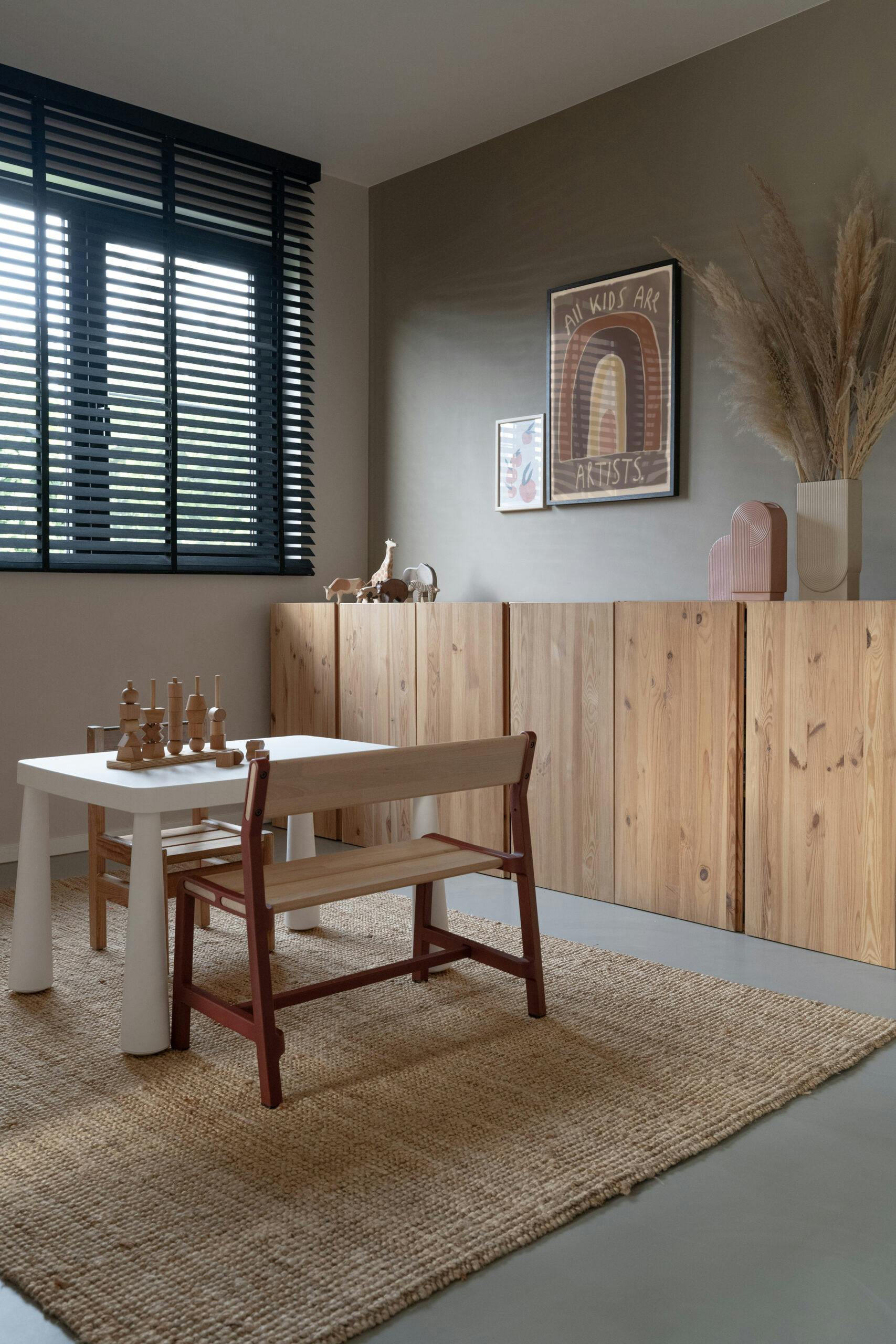 raamdecoratie kinderkamer jaloezie