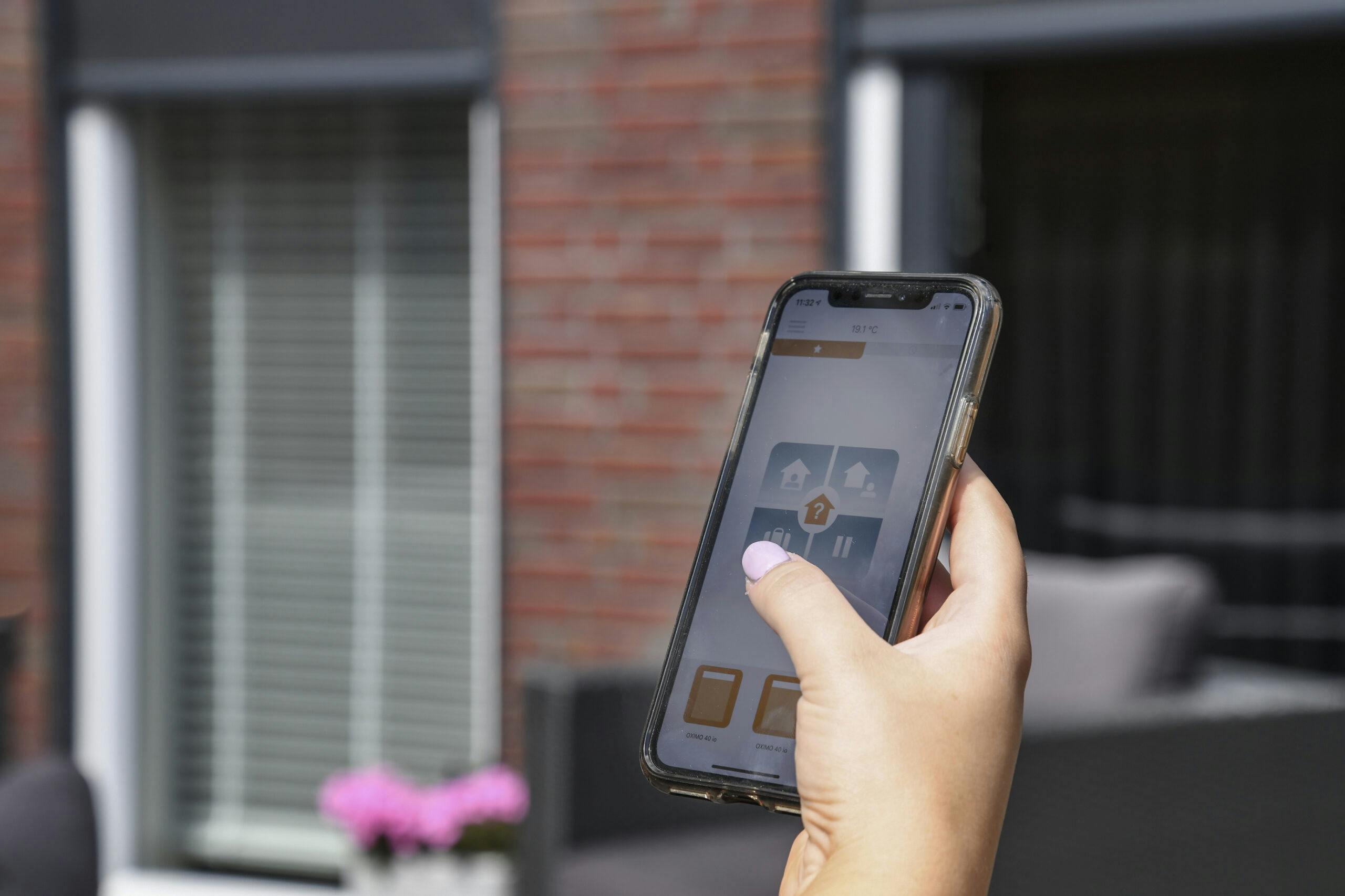 slimme bediening rolluik deur