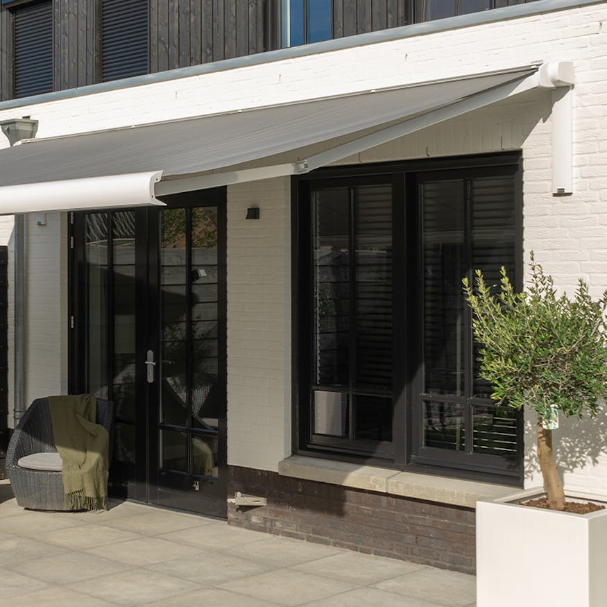 Zonnescherm uitbouw - Verlengde muurplaten