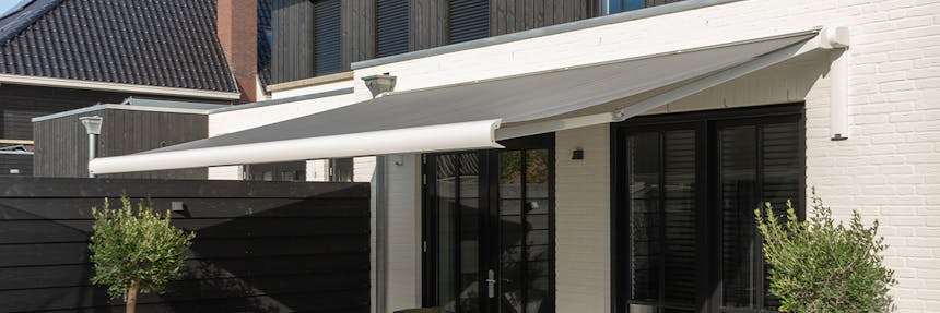 inhuis plaza - zonnescherm bevestigen aan uitbouw