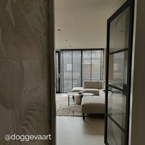 Interieur van @doggevaart met raambekleding van inhuis plaza