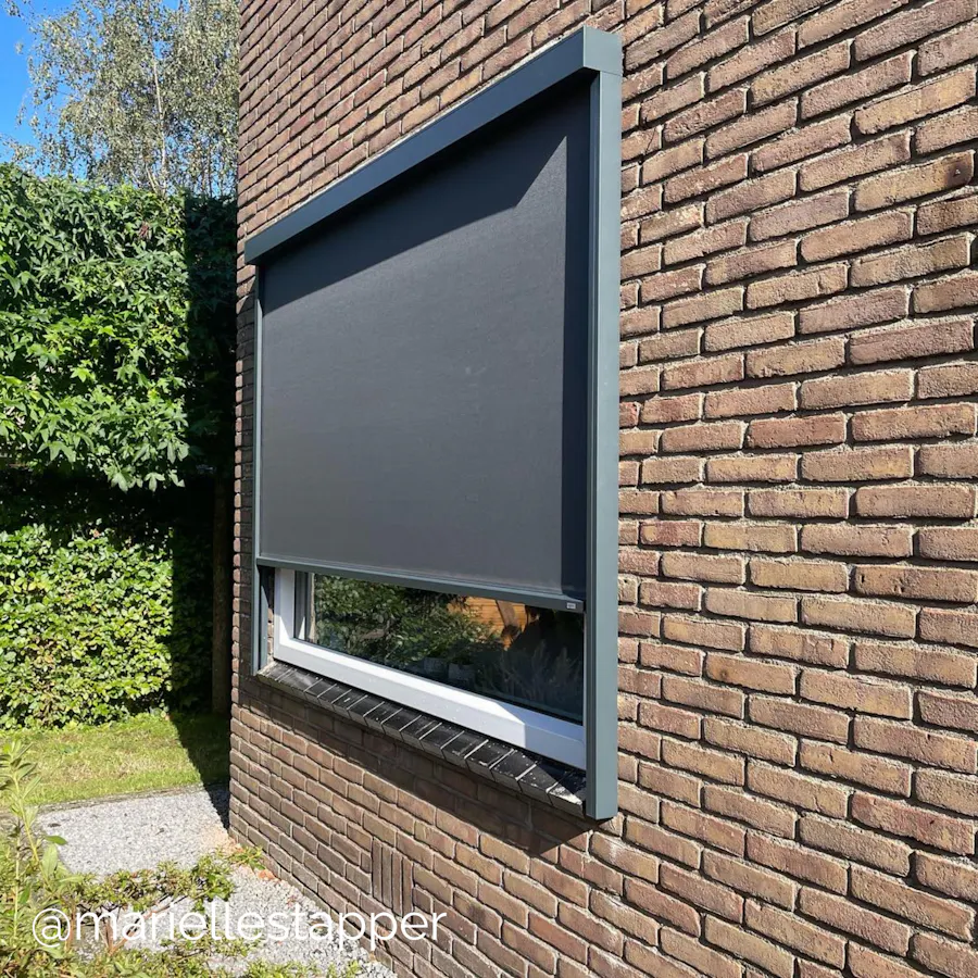 Interieur van @mariellestapper met raambekleding van inhuis plaza