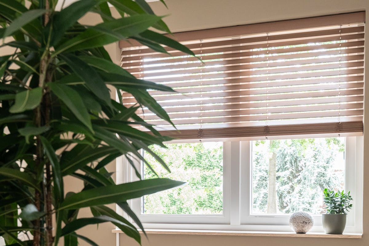 Houten jaloezieën bruin bij jou thuis - inhuis plaza