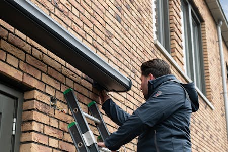 Elektrisch zonnescherm afstellen
