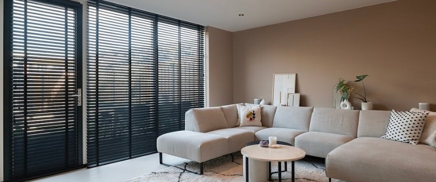 Abachi jaloezieen bij inhuis plaza