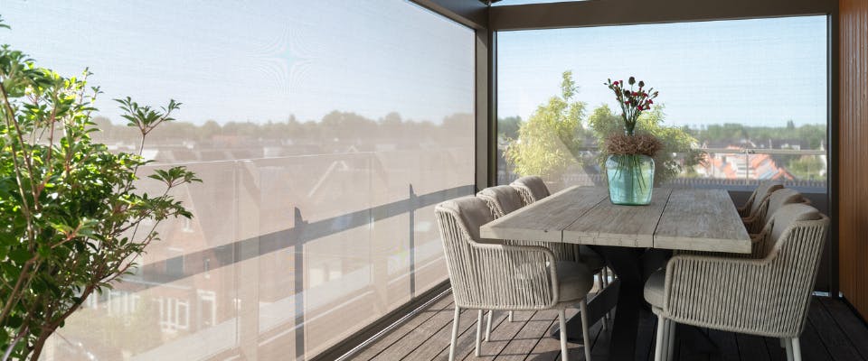 Balkon screens bij inhuis plaza (1)