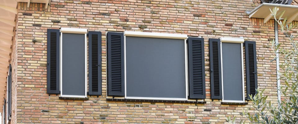 Elektrische screens bij inhuis plaza