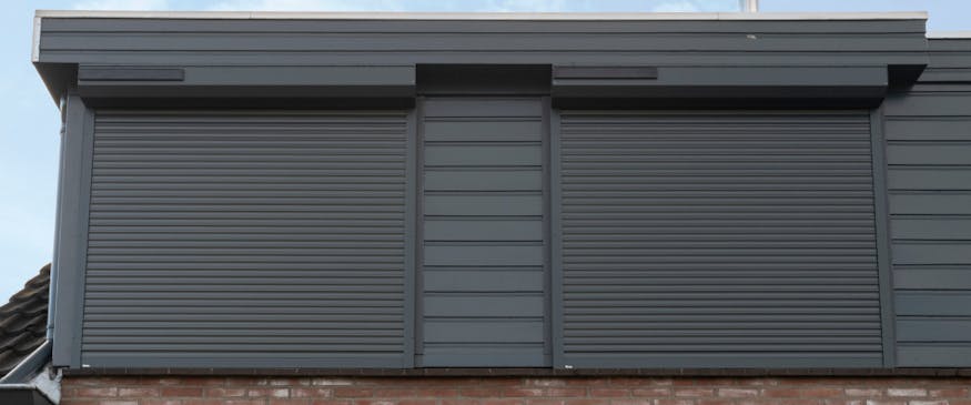 Rolluiken antraciet bij inhuis plaza