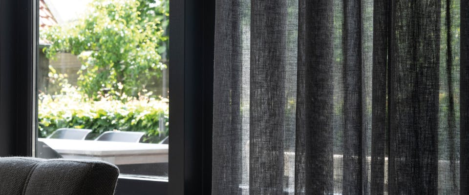 Zwarte gordijnen